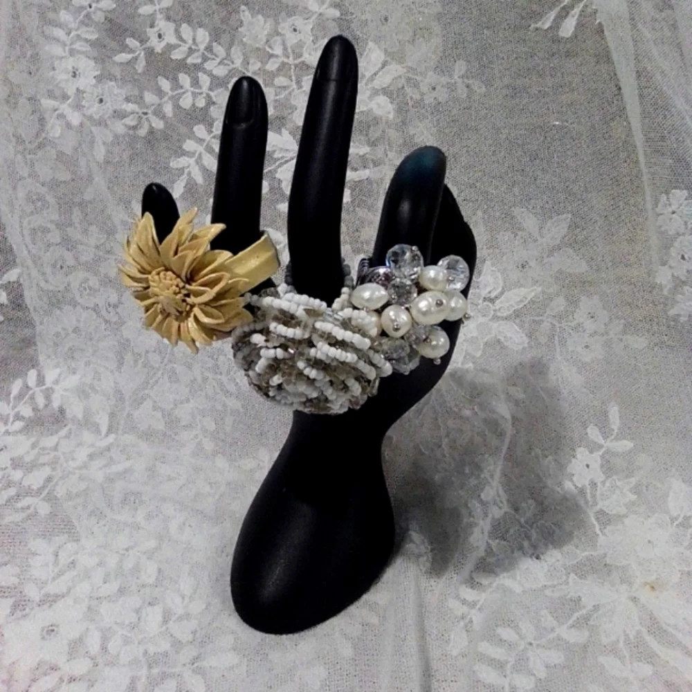 There Vintage 1950s And 60s Rings - Picture 1 of 3
